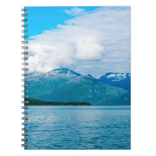 Cuaderno Una península de tierra cubierta por un bosque de 