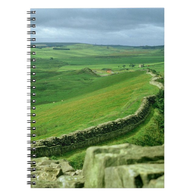 Cuaderno Una sección de la pared de Hadrian, ANUNCIO del (Frente)
