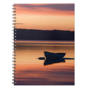 Cuaderno Una skiff al amanecer en Eggemoggin Reach en Littl