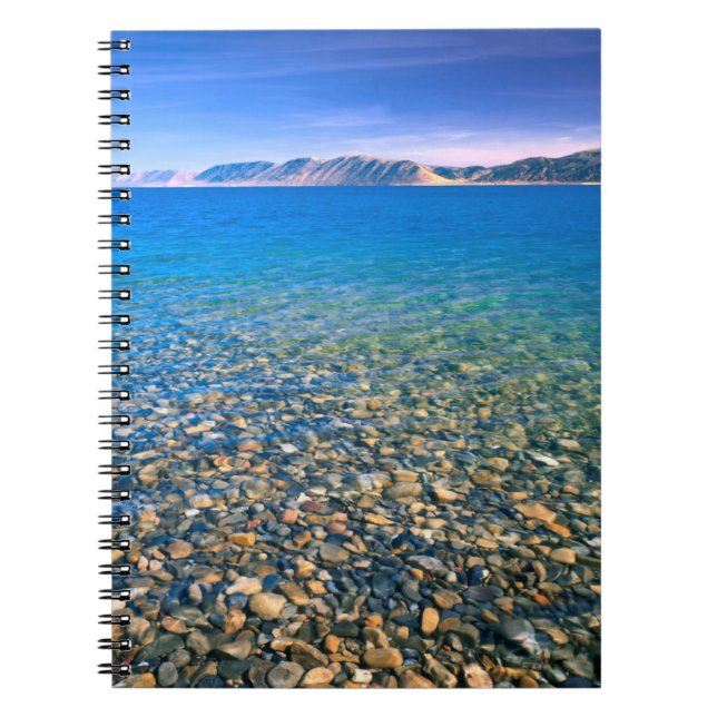 Cuaderno UTAH. EE.UU. El agua clara del lago Bear revela (Frente)
