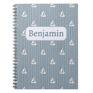 Cuaderno Velero & nombre personalizado en rayas azules y bl