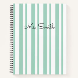 Cuaderno verde con patrón de rayas pastel precioso
