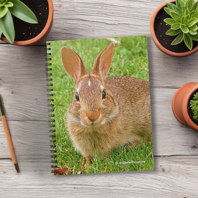 Cuaderno Verdes de masticación de conejo en la autopista de (Bunny Chewing Greens on the Fairway Journal Cover Photo)