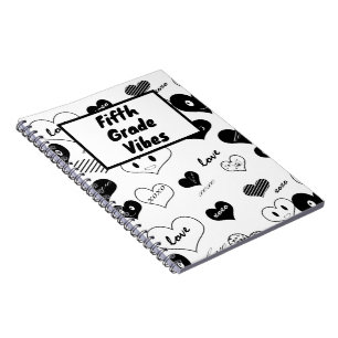 Cuaderno Vibes de quinto grado Corazones de amor negros y b