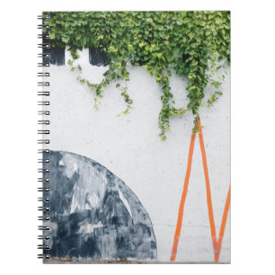 CUADERNO VINOS VERDES EN LA PARED