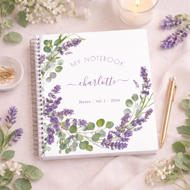 Cuaderno violeta de eucalipto con letra script floral (Subido por el creador)
