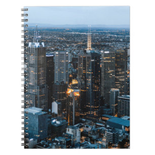 CUADERNO VISTA AÉREA DE LOS EDIFICIOS DE LA CIUDAD DURANTE 