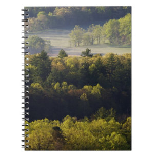 Cuaderno Vista aérea del bosque en Cades Cove, Great Smoky