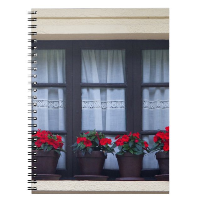 Cuaderno Viviendas con flores en ventanas (Frente)