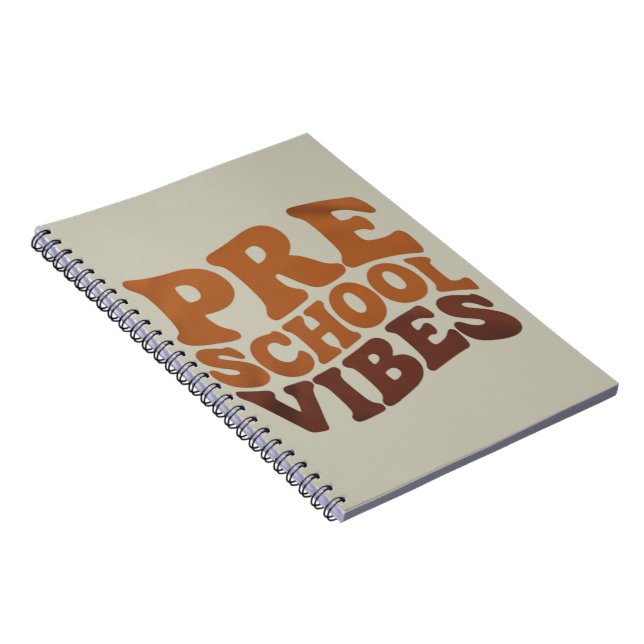 Cuaderno Vuelta al cole primer día de preescolar Groovy (Lado Derecho)
