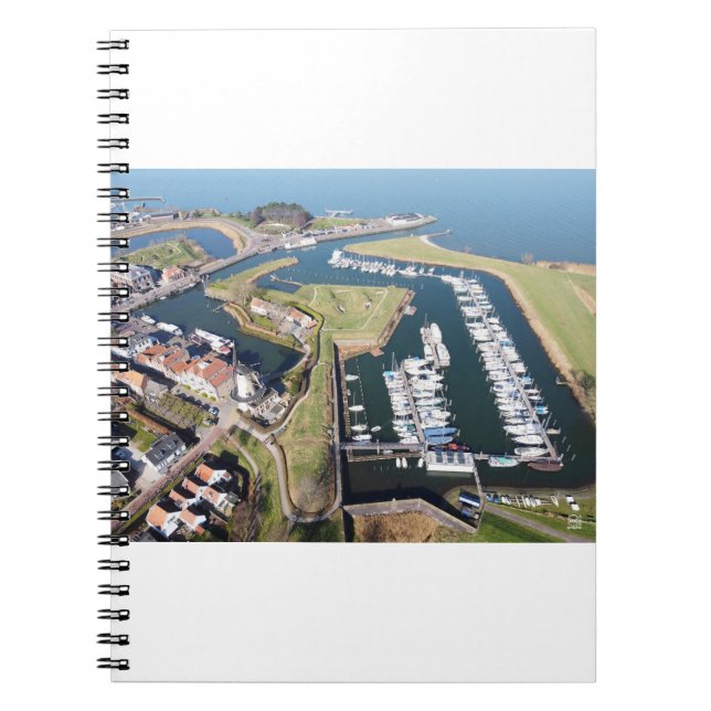 Cuaderno Willemstad in Nederland met moderne haven. (Frente)