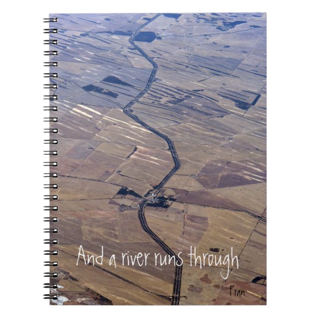 Cuaderno y un río atraviesa (Frente)