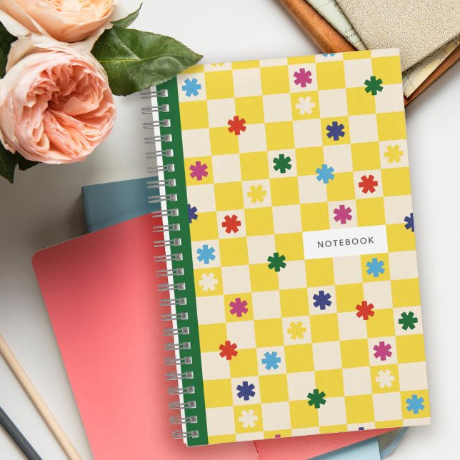Cuaderno Yellow Checkerboard Pattern Stars Flowers Notebook (Subido por el creador)