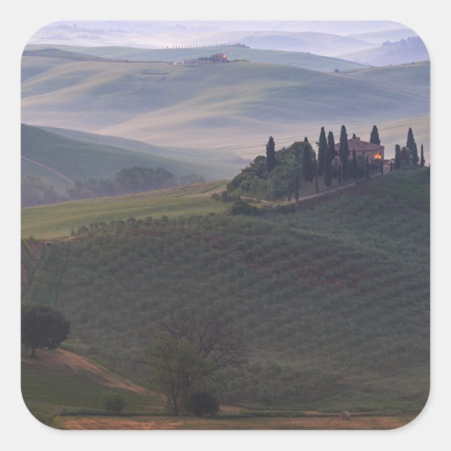 Cuadrada Casa en Toscana en el pegatina de niebla matutino (Anverso)