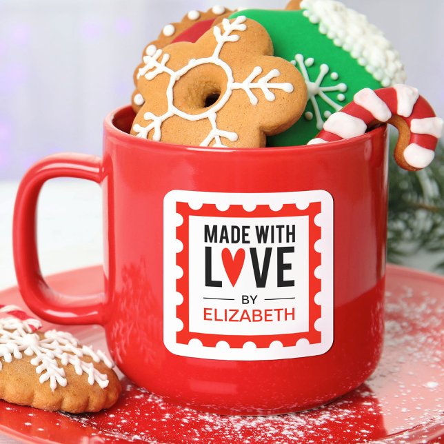 Cuadrada Hecho con amor Pegatina del corazón rojo (A cute made with love sticker in with a stamp border. Personalize with your name)