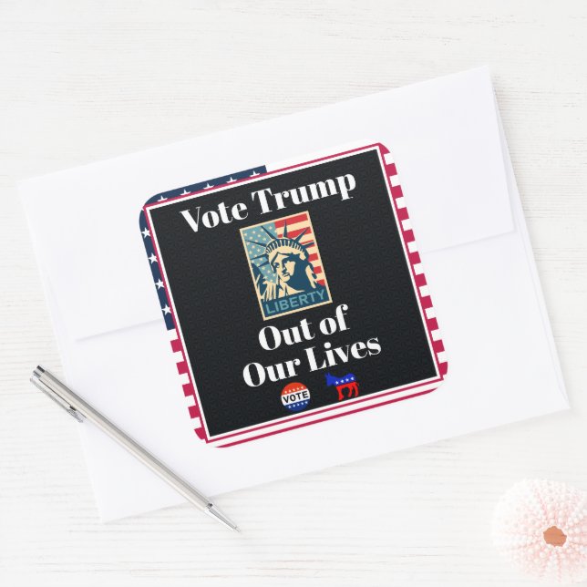 Cuadrada Vota a Trump sin nuestro Pegatina de vidas (Sobre)
