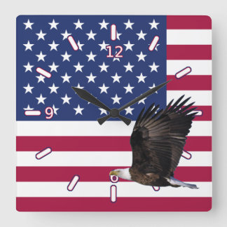 Cuadrado Bandera americana con el reloj de Eagle (Sq con