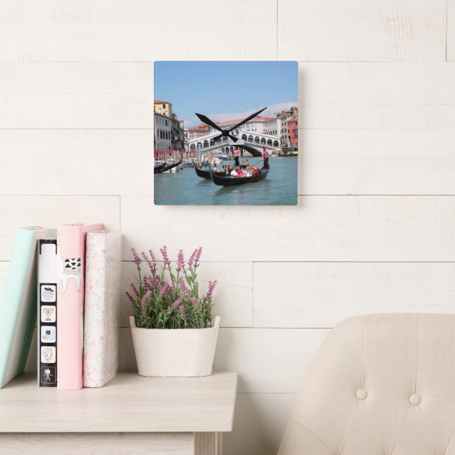 Cuadrado El reloj del muro del Canal de Venecia (Sala de lectura)