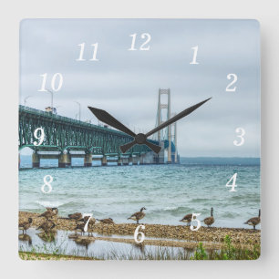 Cuadrado Geese En El Reloj De Muro De Mac