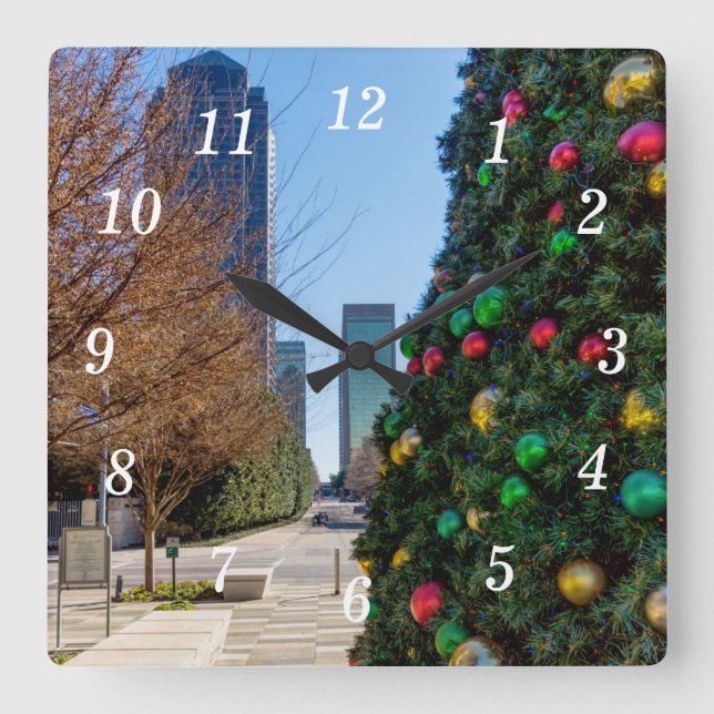 Cuadrado Junto Al Reloj De Muro Del Árbol De Navidad De Dal (Anverso)