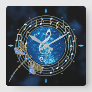 Cuadrado La música observa el reloj
