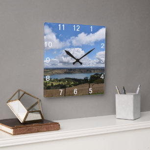Cuadrado Nubes sobre el reloj de la pared del camperdown de