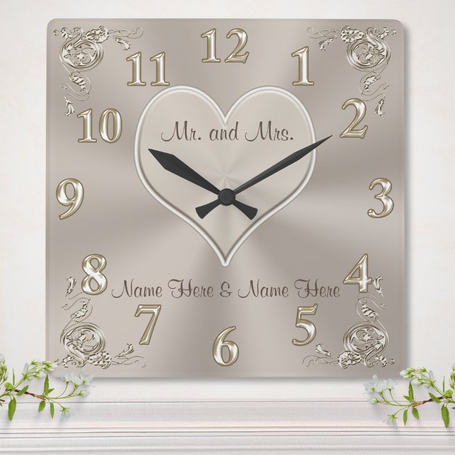 Cuadrado Personalizable Sr. y Sra. Regalos Reloj de Champag (Personalized Bridal shower gifts. Heart gift, Taupe Wall Clock. Personalized wall clock wedding gift)