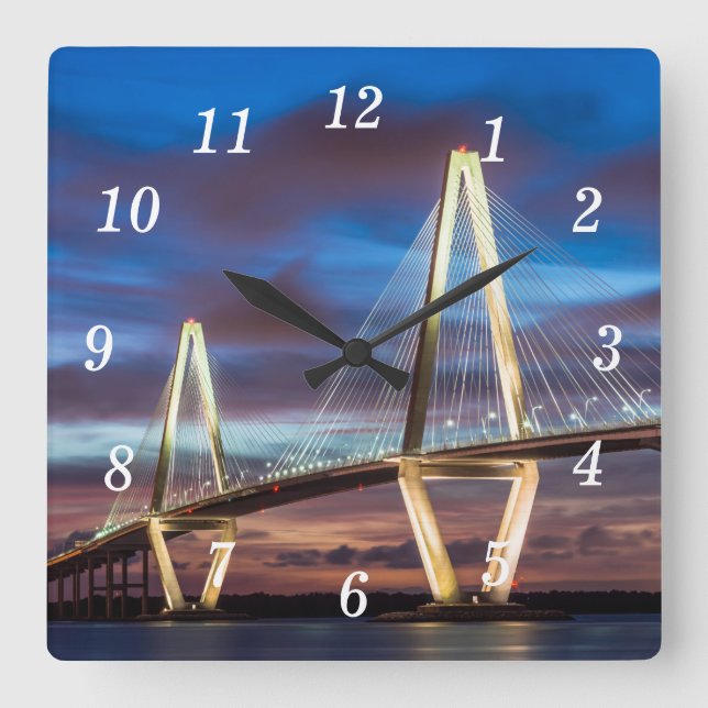 Cuadrado Puente Arthur Ravenel En El Reloj De Muro Nocturno (Anverso)