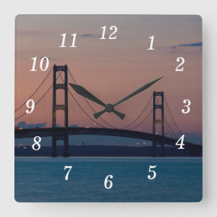 Cuadrado Puente Mackinac En El Reloj Del Muro Del Dusk
