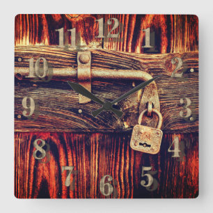 Cuadrado Puerta de madera rústica con reloj de bloqueo de l