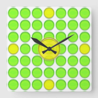 Cuadrado Reloj - puntos verdes y amarillos