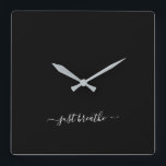 Cuadrado Respire un guión elegante negro yoga gran reloj<br><div class="desc">Reloj moderno de yoga con fondo negro de moda y un elegante guión blanco con letras a mano con la frase "solo respira".</div>