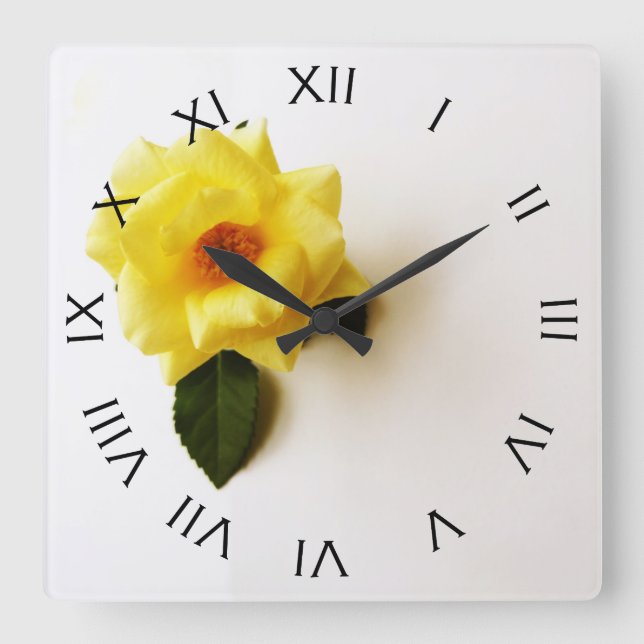 Cuadrado Rosa Amarilla En El Reloj Blanco Negro De La Pared (Anverso)