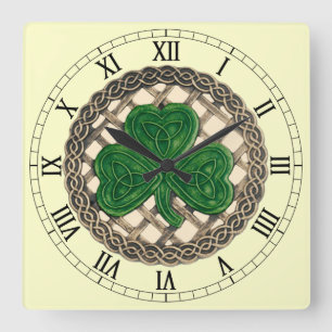 Cuadrado Shamrock beige y nudos celtas reloj numérico roman