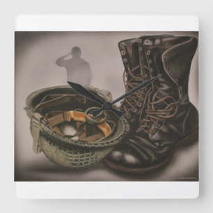 Cuadrado Un reloj militar temático del soldado