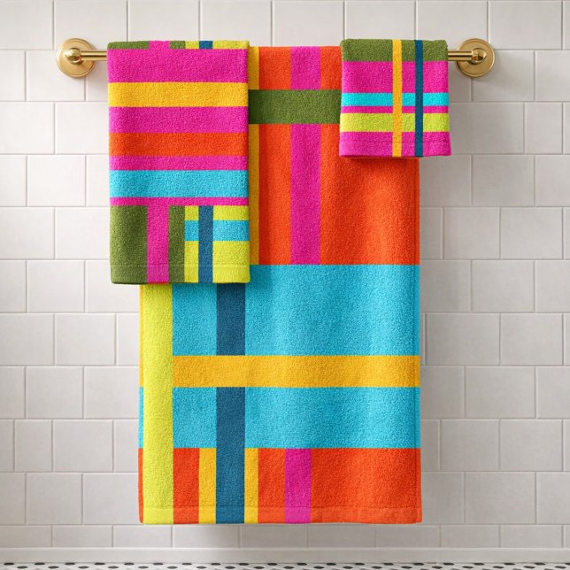 Cuadro Geométrico Abstracto Moderno en Bold (India inspired towel set showing a geometric mix of abstract stripes, creating a fun plaid variation)