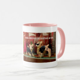 Cuando las decoraciones del navidad van mala taza