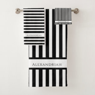 Cuarto de baño de rayas blancas negras monogramada