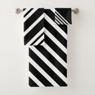Cuarto de baño de rayas blancas y negras