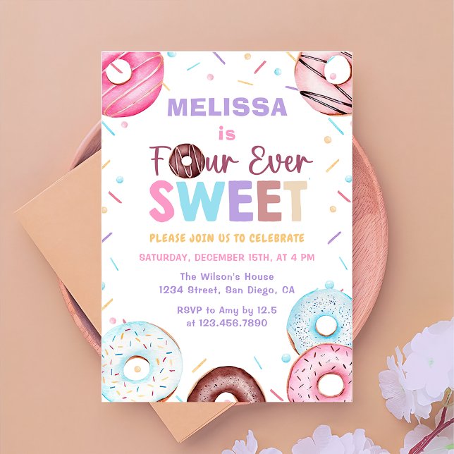 Cuatro invitaciones de cumpleaños para donut dulce (Subido por el creador)