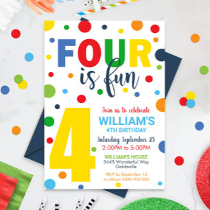 Cuatro son invitaciones divertidas de cumpleaños c