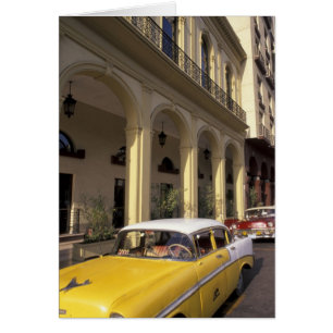 Cuba, La Habana. Chevy coloridos de la década de 1