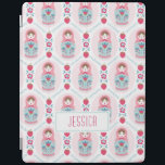 Cubierta De iPad Matryoshka rosa dulce de nidificación<br><div class="desc">Un lindo patrón de muñeca de nidificación de matlushka rosa decora esta cubierta de Ipad. Diversión por volver a la escuela y un regalo adorable para un chica. Personalízalo con el nombre de tus chicas. Diseñado para ti por Blackberry Boulevard.</div>