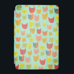 Cubierta De iPad Mini Cuidados coloridos patrones de cabeza de gato verd<br><div class="desc">Cabezas de gatos coloridas y lindas bailan a través de este patrón. ¡Revisa mi tienda para más artículos!</div>