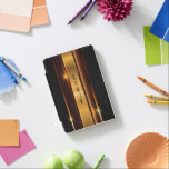 Cubierta De iPad Mini Diseño geométrico moderno de oro metálico y negro<br><div class="desc">Imagen de brillantes rayas metálicas de oro con fondo geométrico metálico negro. Monograma opcional</div>