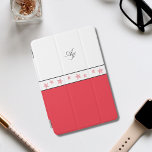Cubierta De iPad Mini Doble iniciales color de agua estelar rojo monogra<br><div class="desc">Doble iniciales monogramadas color de agua estelar rojo minimalista iPad mini Funda en rojo,  negro y blanco con un patrón de estrella de mar de un ilustracion rojo brillante de estrella dibujado por mí</div>