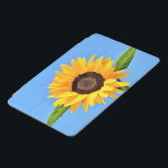 Cubierta De iPad Mini Girasol amarillo contra el sol en el cielo azul -<br><div class="desc">Girasol amarillo contra el sol en el cielo azul - Día de verano - Foto Naturaleza de las flores - También puede personalizar - Elegir / Añadir su foto única - Imagen / Texto - Nombre / Color / Fuente / Tamaño / más - Hacer su regalo especial - Redimensionar...</div>