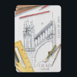 Cubierta De iPad Mini Graduado Clase de 2022 Ingeniero de Arquitectura<br><div class="desc">Graduado Clase de 2022 Ingeniero de Arquitectura Grad Nombre Personalizado iPad Cases & Covers presenta un ilustracion de una parte de un edificio con las herramientas necesarias para dibujar más el texto "Grad", su nombre y año de calificación. Personalice editando el texto en los cuadros de texto proporcionados. Diseñado por...</div>