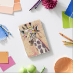 Cubierta De iPad Mini Klimt Giraffe | Adornadas En Flores<br><div class="desc">Esta imagen muestra una jirafa dulce adornada con una corona de flores | Por Victoria Borges</div>