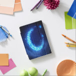 Cubierta De iPad Mini "Mariposas brillantes de la luna - Casos de iPad d<br><div class="desc">¡Protege tu ipad con un toque mágico! Este estuche de teléfono muestra una luminosa luna creciente con mariposas brillantes,  perfecta para los entusiastas de la fantasía y un accesorio de moda para 2025.</div>